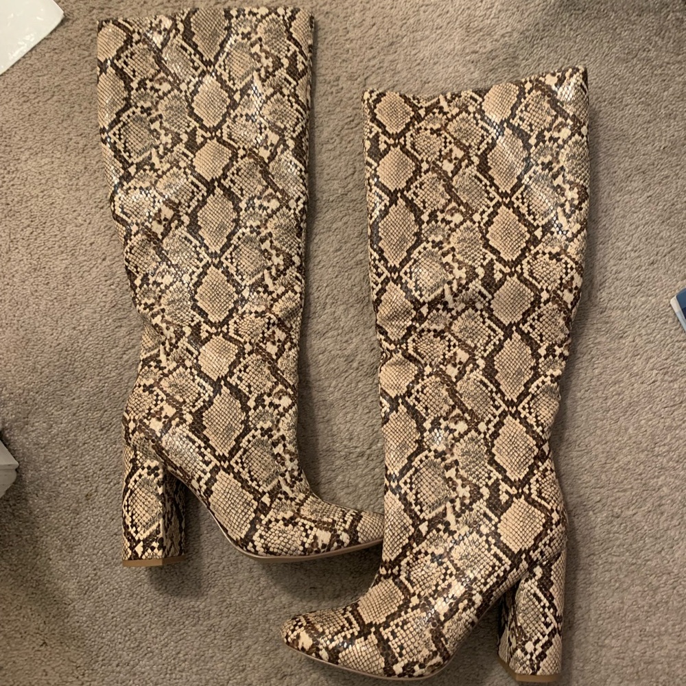 Faux leather snakeskin print Knee-High Heeled Boots